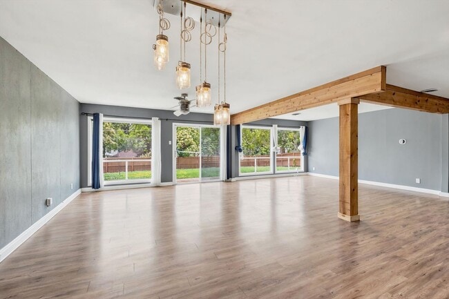 Building Photo - Modern Open Floor Plan