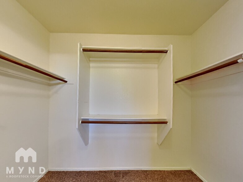Building Photo - 3942 E Rosemonte Dr