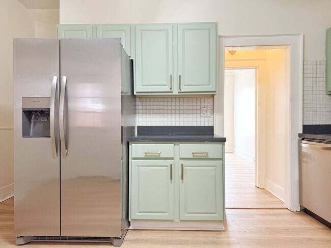 Building Photo - 313-313 NW Martin Luther King Jr Blvd