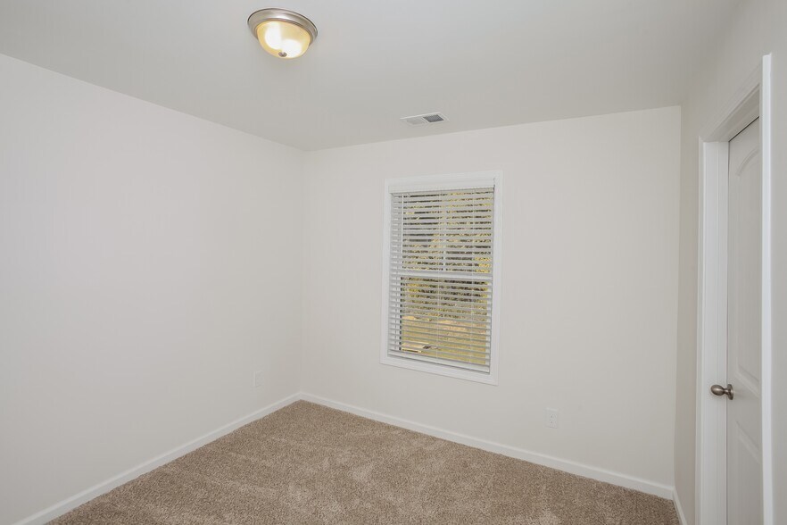 Building Photo - 176 Wahoo Cir