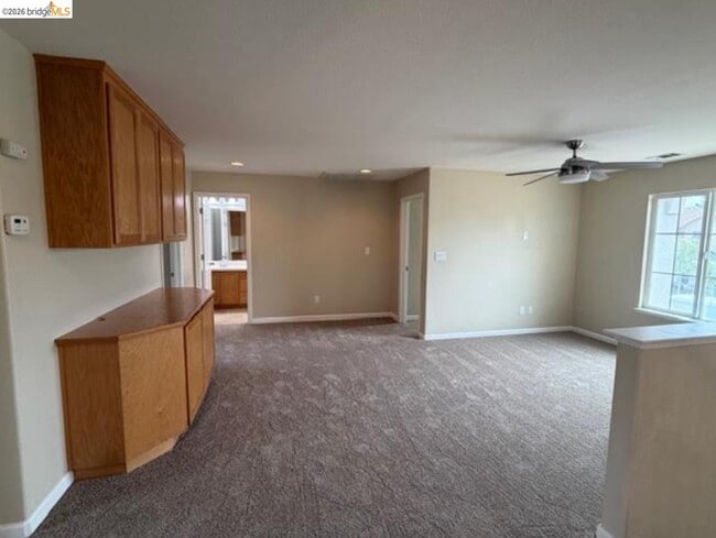 Building Photo - 111 Tennyson Ct