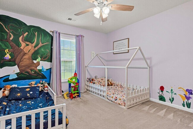 Building Photo - Charming Ranch in Weatherstone