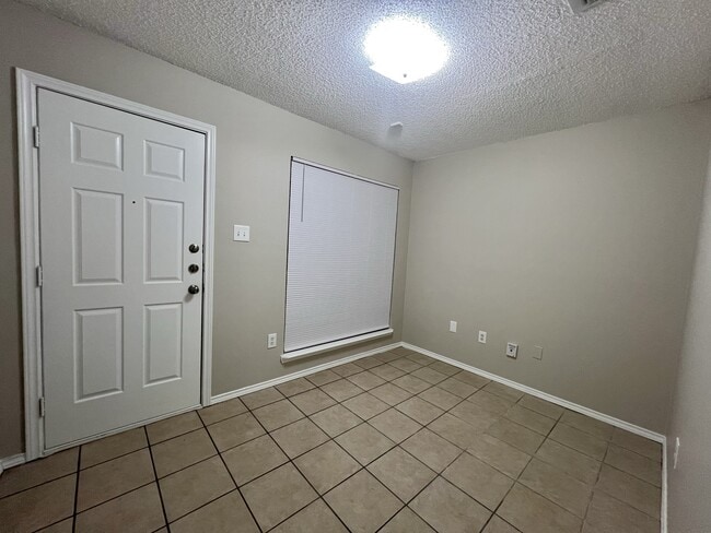 Building Photo - 6542 88th St