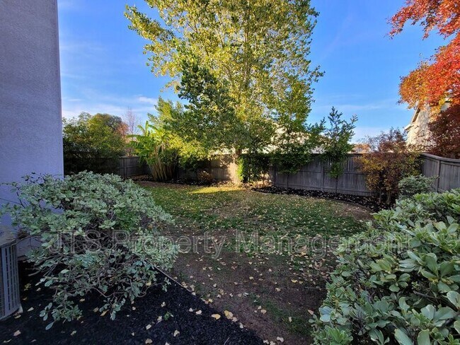 Building Photo - 11785 Rose Wind Ct