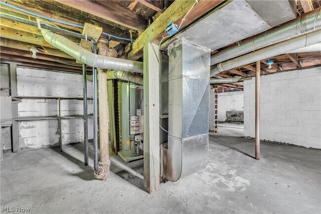 Building Photo - 1174 La Croix Ave