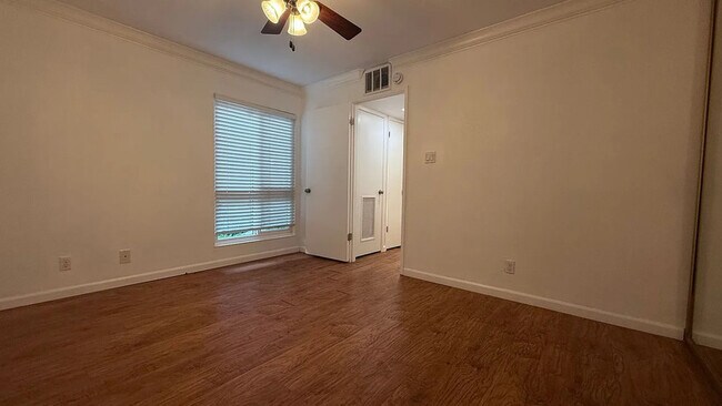 Building Photo - 1701 Mahogany Way