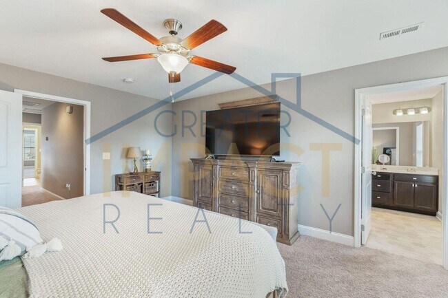 Building Photo - 129 Hackberry St