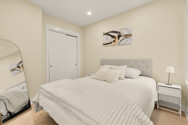 Building Photo - 822 Kennedy St NW