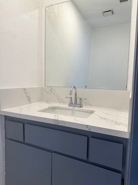 Building Photo - 3661 La Mancha Pl