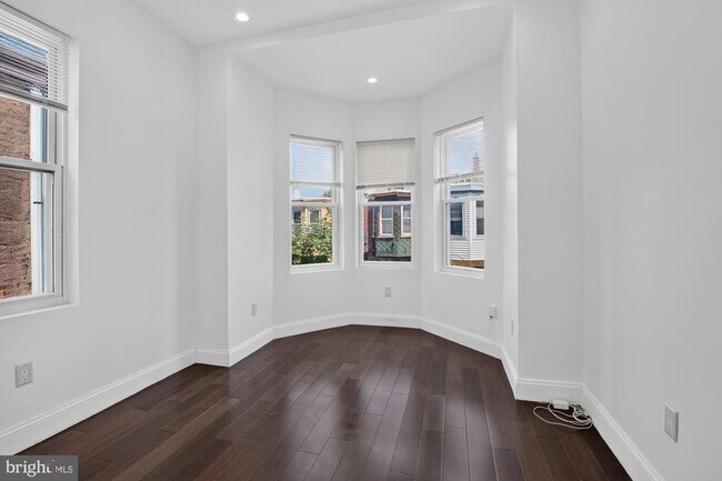 Building Photo - 2319 N College Ave