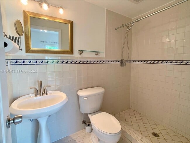 Building Photo - 1853 Jefferson Ave