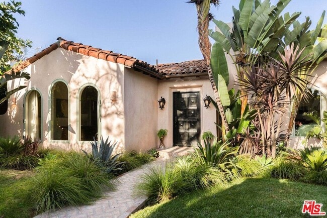 Primary Photo - 740 N Alta Vista Blvd