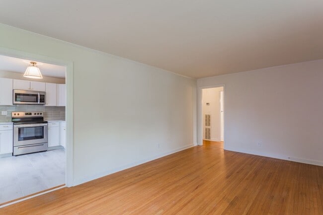 Building Photo - Single Level 3 Bedroom Home in East Ridge!