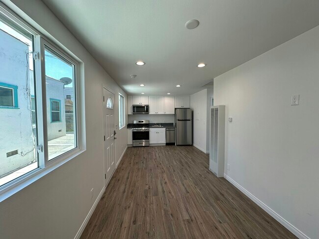 Building Photo - 2941 9th Ave