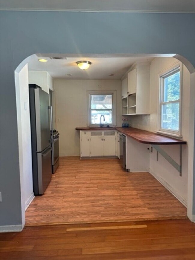 Building Photo - Spokane Bungalow