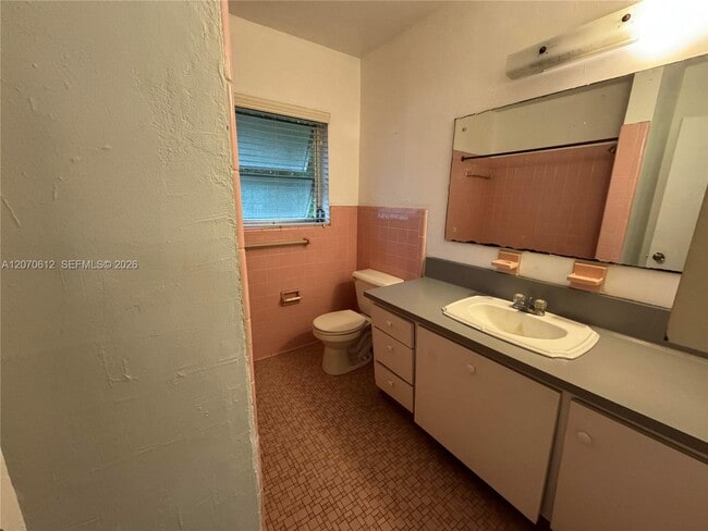Building Photo - 1250 S Alhambra Cir