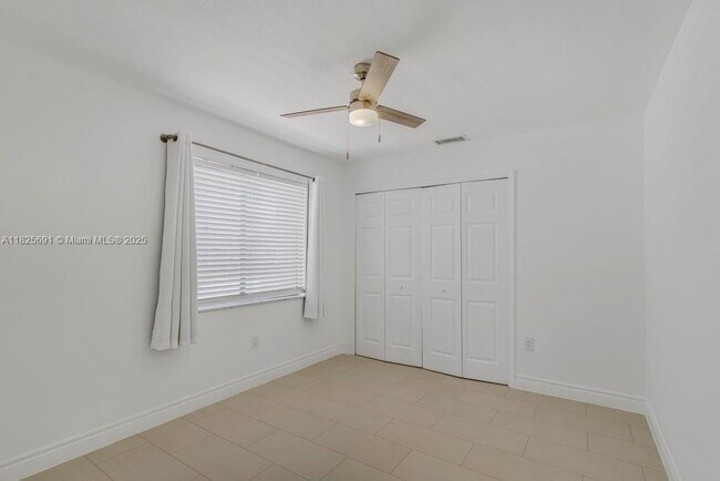 Building Photo - 5850 SW 149th Ave