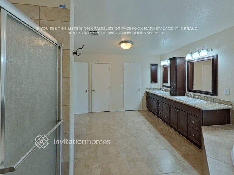 Building Photo - 740 Spruce Tree Cir