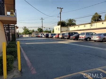 Building Photo - 3060 Vineland Ave