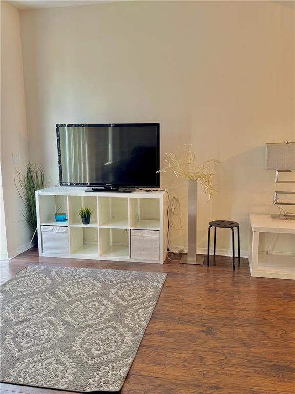 Building Photo - 1150 S Beach Cir