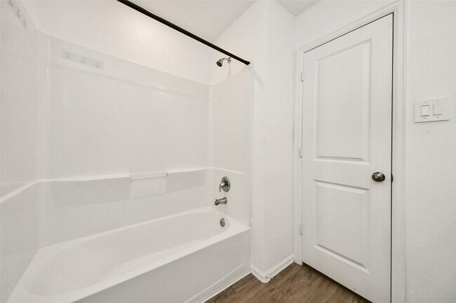 Building Photo - 18915 Sorento Bay Ln