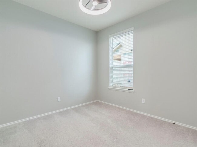 Building Photo - 388 Begonia St