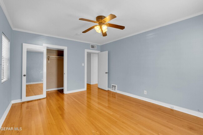 Building Photo - 923 McKelligon Dr