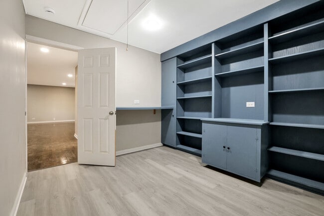 Building Photo - 75 Carthage Ln