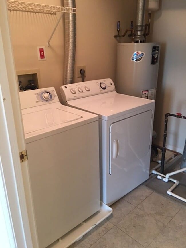 Building Photo - Fantastic 3 Bedroom Townhouse in Wellingto...