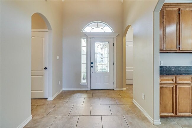 Building Photo - 5810 Aava Dr