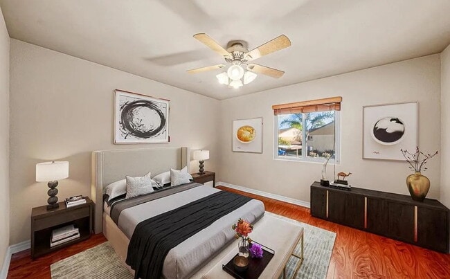 Building Photo - Come see this spacious 1 bedroom upstairs ...
