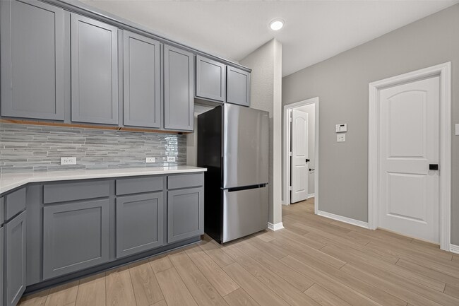 Building Photo - 8033 Scanlan Trl