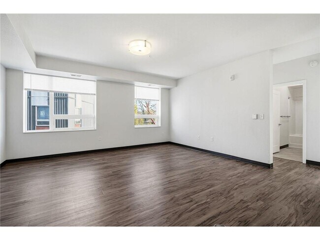 Building Photo - 2318 Jefferson St NE