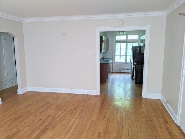 Building Photo - 1 bedroom in Evanston IL 60202