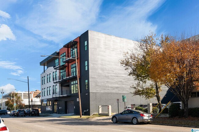 Building Photo - 1329 4th Ave S