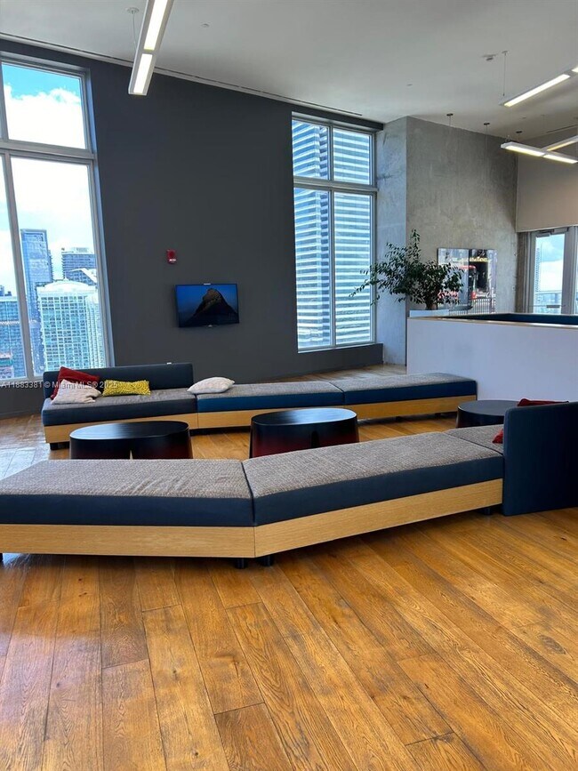 Building Photo - 151 SE 1st St