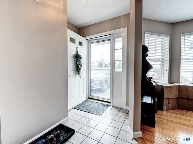Building Photo - 47 Tunxis St