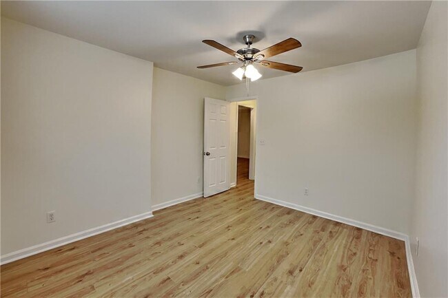 Building Photo - 530 Alcovy Springs Dr SE