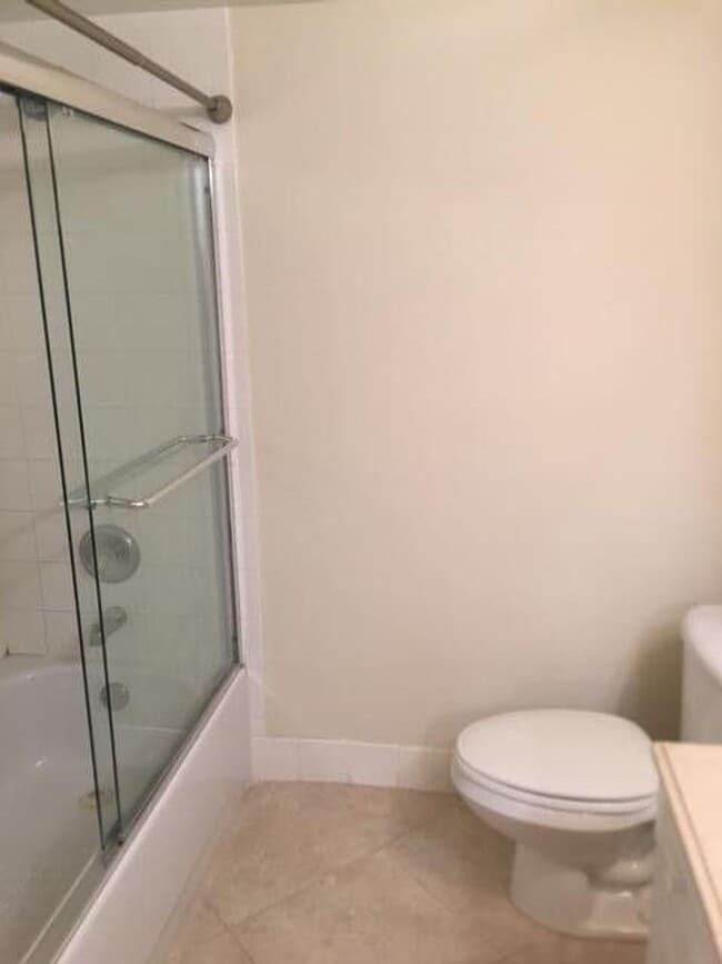 Building Photo - 284 Village Blvd