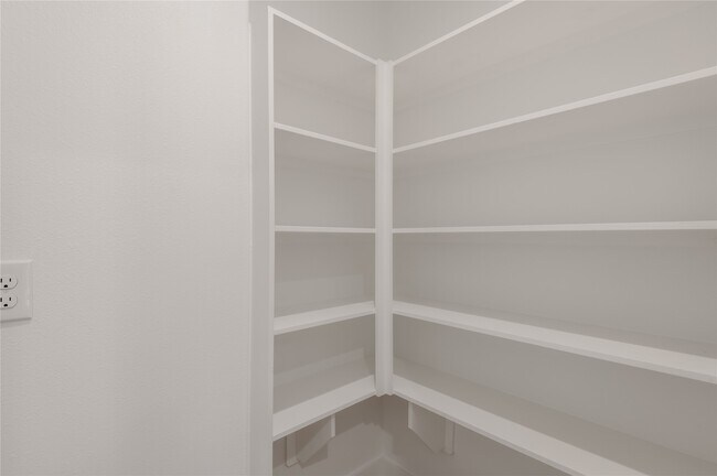 Building Photo - 250 Shady Oaks