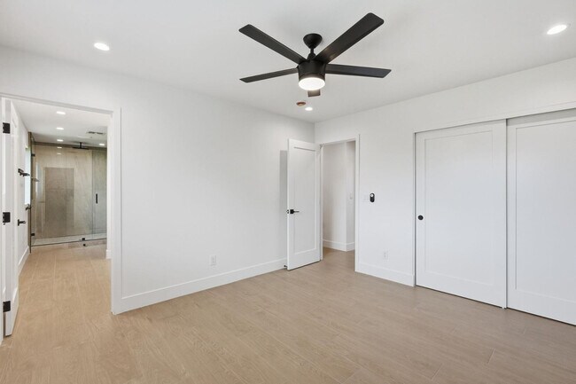 Building Photo - 7421 E Princeton Ave