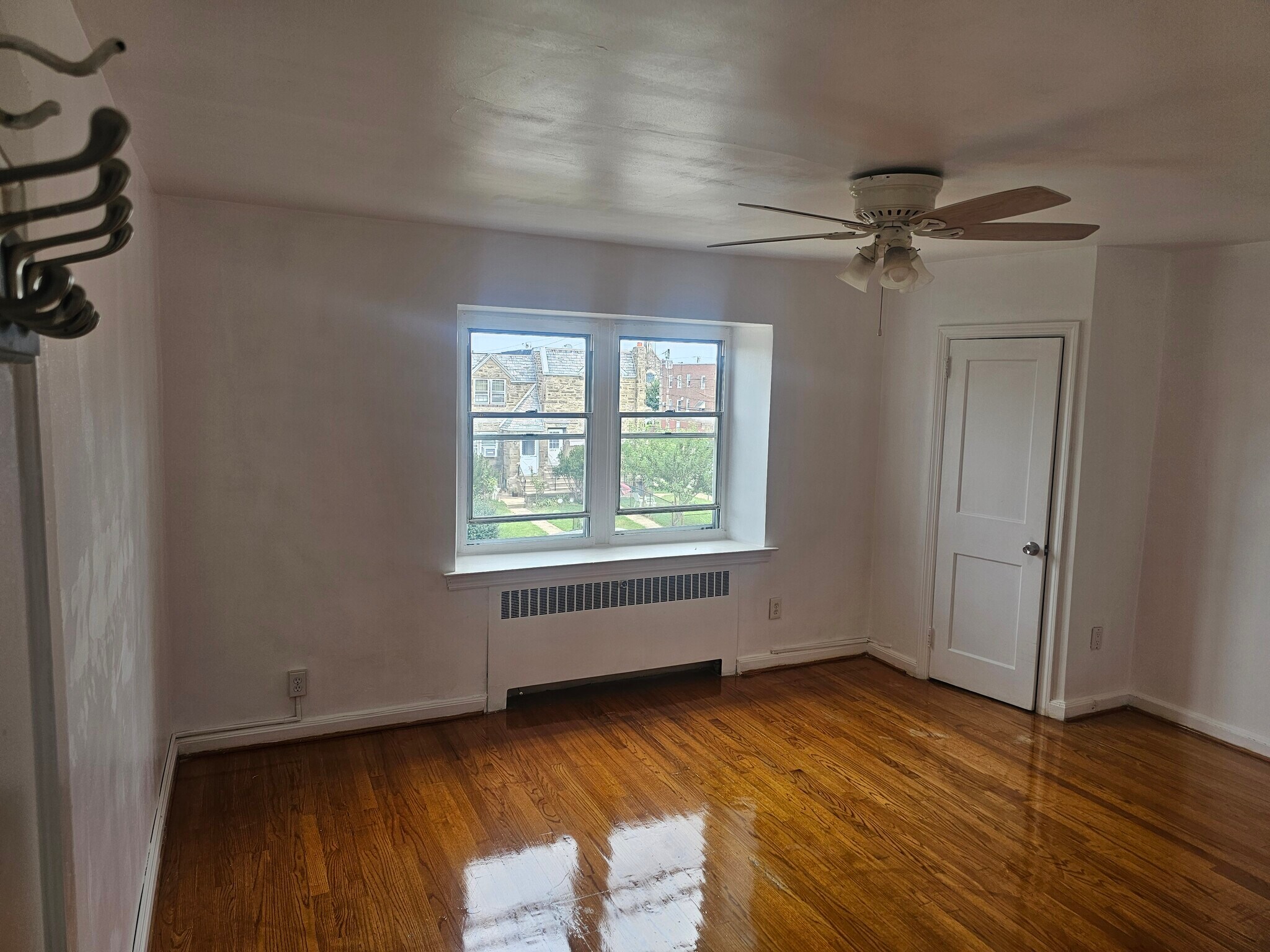 Master room - 1268 Stirling St