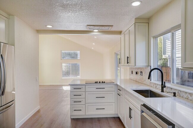 Kitchen - 8194 S Trenton Way