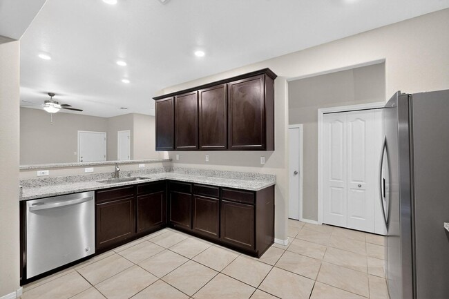 Building Photo - Executive 2 story Town house 4 Bedroom 3 b...