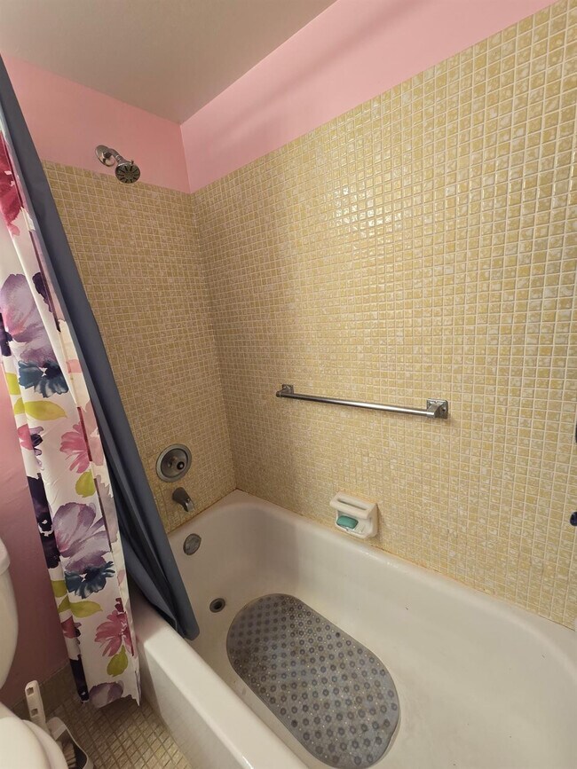 Building Photo - 91 Upminster Crescent