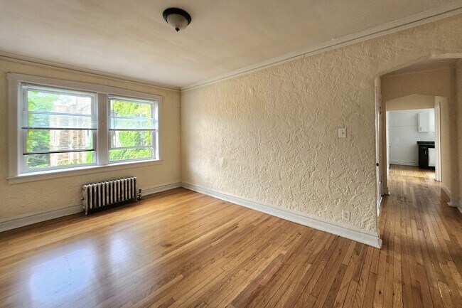 Building Photo - 2244 N Monticello Ave