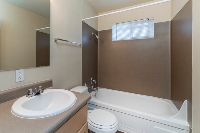 2 Bedroom 1 Bath 725-768 Sq Ft - 601 Jackson Apartments