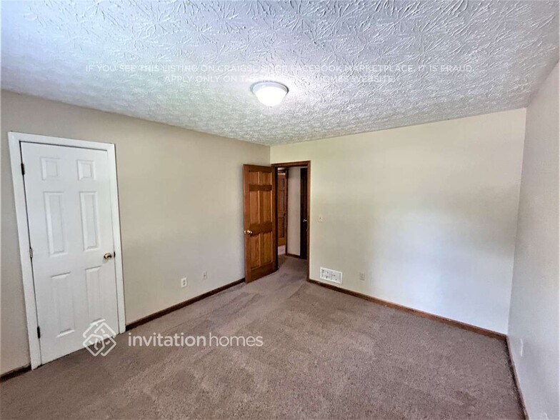 Building Photo - 2252 Chateau Dr