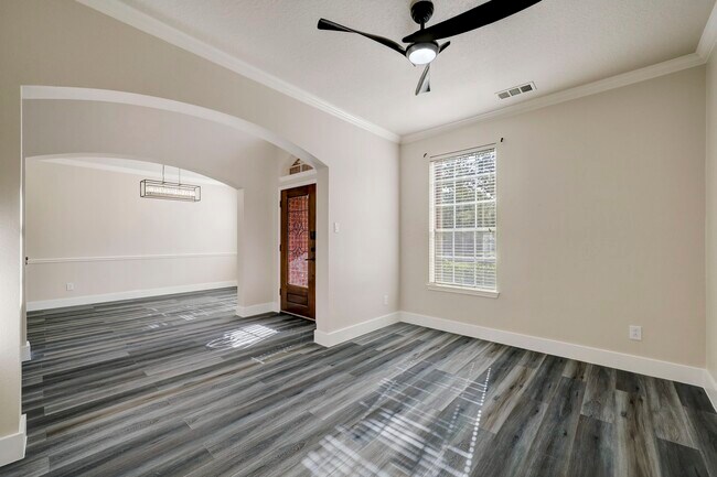 Building Photo - 4615 Russett Ln