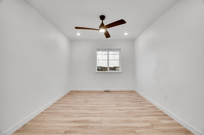 Building Photo - $3,650.00 - 4 Beds 3 Baths Single Family H...
